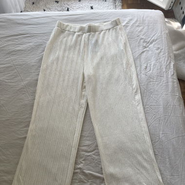 Pantalon blanc à rayures verticales