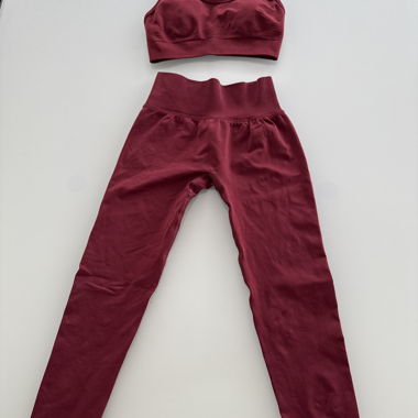 Completo sportivo bordeaux