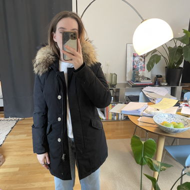 Parka Woolrich nero con cappuccio in pelliccia, taglia S