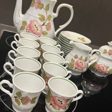 Heirloom - Genuine Porcelain Set