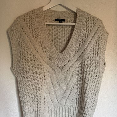 Beige V-Neck Knit Pullover