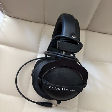 Beyerdynamic DT 770 Pro Headphones