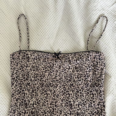 Top con stampa leopardata