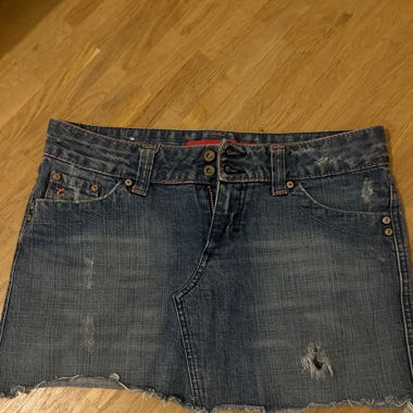 Skirt size 38