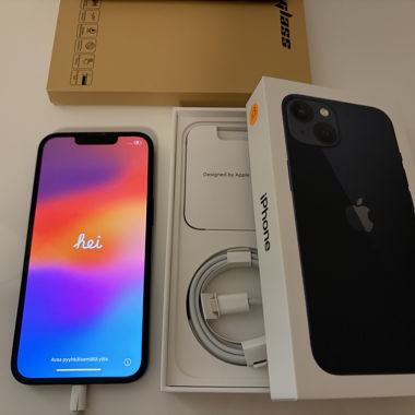 iPhone 13 incl. phone case & 5 tempered glass