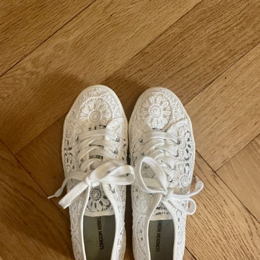 Weisse Sneakers