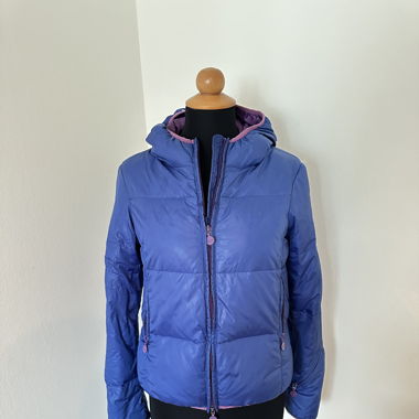 Calvin Klein  jacket, padded and filled with down.