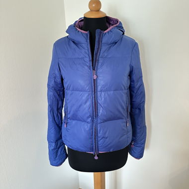 Calvin Klein  jacket, padded and filled with down.