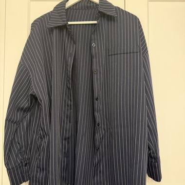 Camicia rigata blu scuro oversize