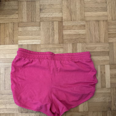 Kurze Stoffhose 