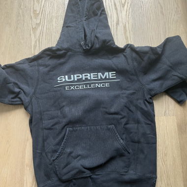 SUPREME FW17 Excellence Hoodie Schwarz (M)