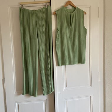 MNG Green Pleated Set