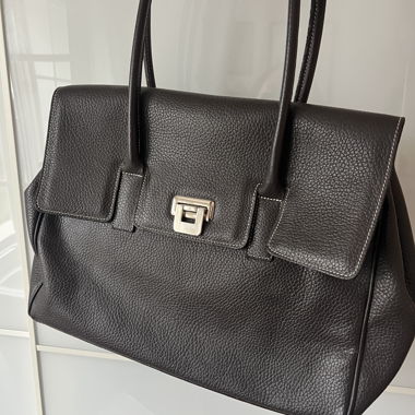 Leather bag
