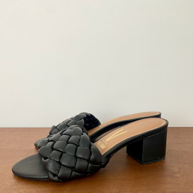 Mules noires, 39