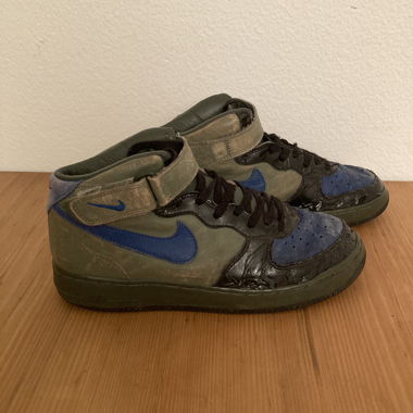 Nike Mid-Sneaker in Oliv und Blau