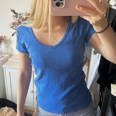 Top Brandy Melville Blu Elettrico