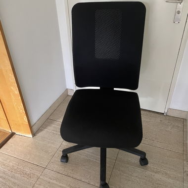 Schwarzer Büro Stuhl 