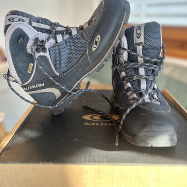 Trekking shoes Salomon 38