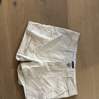 Kurze Shorts Beige 98% Baumwolle