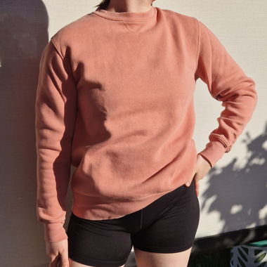 Rosafarbener Pullover