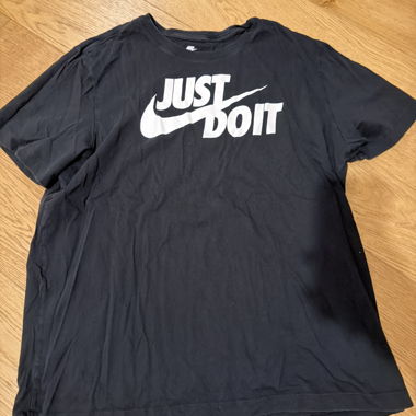T-shirt noir Nike Just Do It