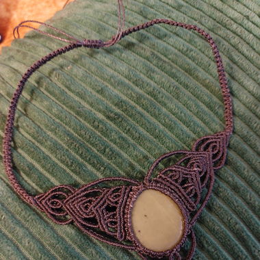 Macrame Kette mit Jade Handgemacht