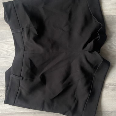 Short avec des jolis boutons et confortable 