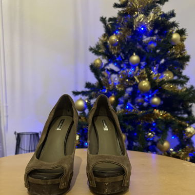 Tacchi kaki Zara