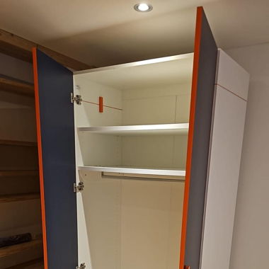 Kleiderschrank hochwertig 