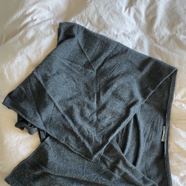 Scarf/sweater