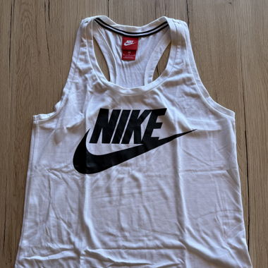 Top Nike