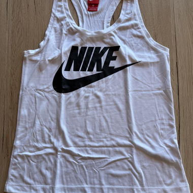Top Nike