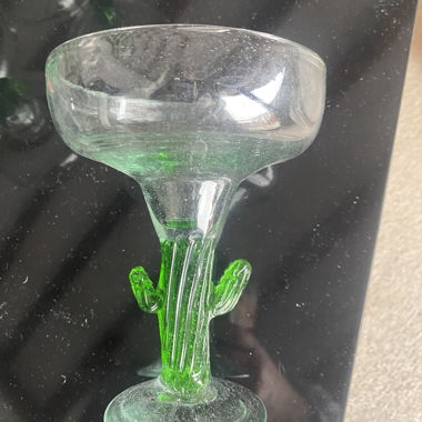 Bicchieri da cocktail cactus verdi