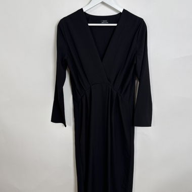 Black long-sleeve dress