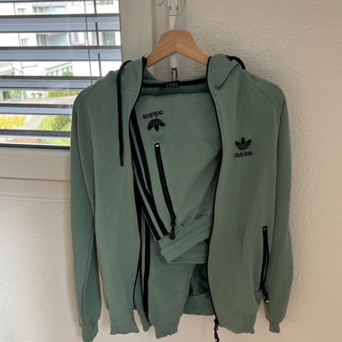 adidas Trainerhose und Jacke
