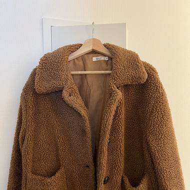 Cropped teddy brown jacket
