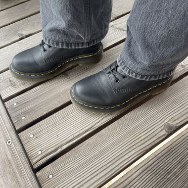 Dr. Martens nere