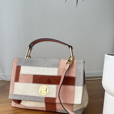 Coccinelle Liya Top Handle in Suede Leder 