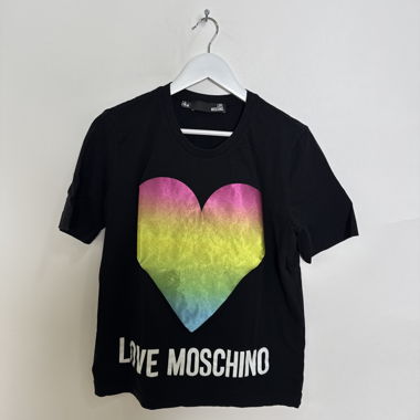 T-shirt grafica Love Moschino
