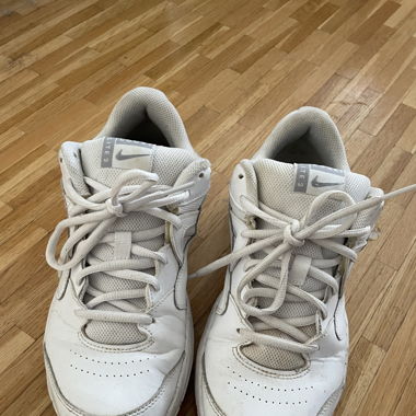 Nike sports shoes 