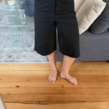 Black dress Bermuda