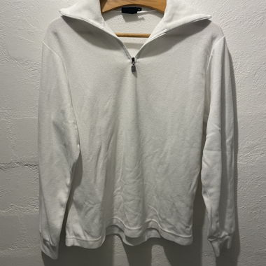 white fleece sweather