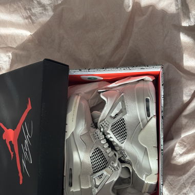 Jordan 4 Frozen Moments gr.37.5