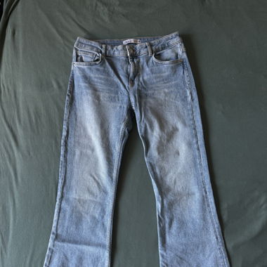 Jeans évasés taille mi-haute Zara