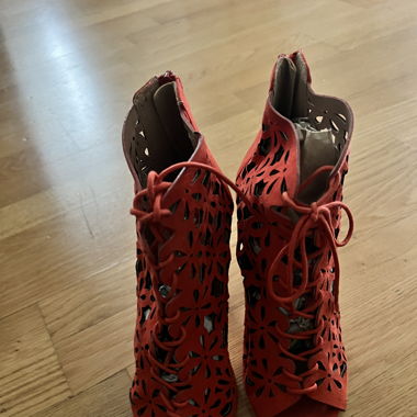Orangene High Heels