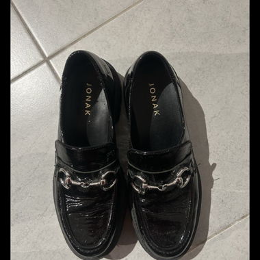 Mocassins noirs vernis JONAK