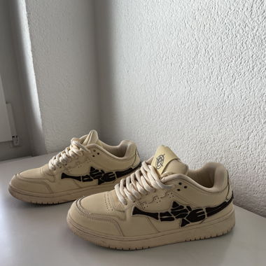beige schuhe