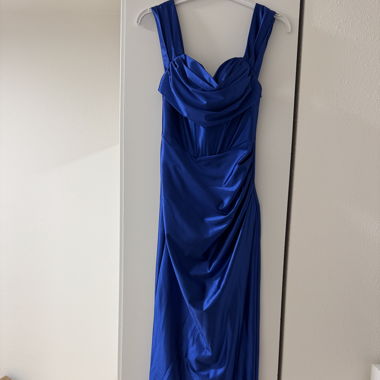 Royalblaues Kleid