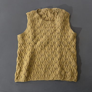 Senfgelbes Wollgilet