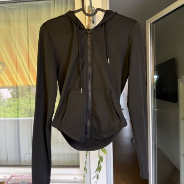 Veste à capuche zippée noire